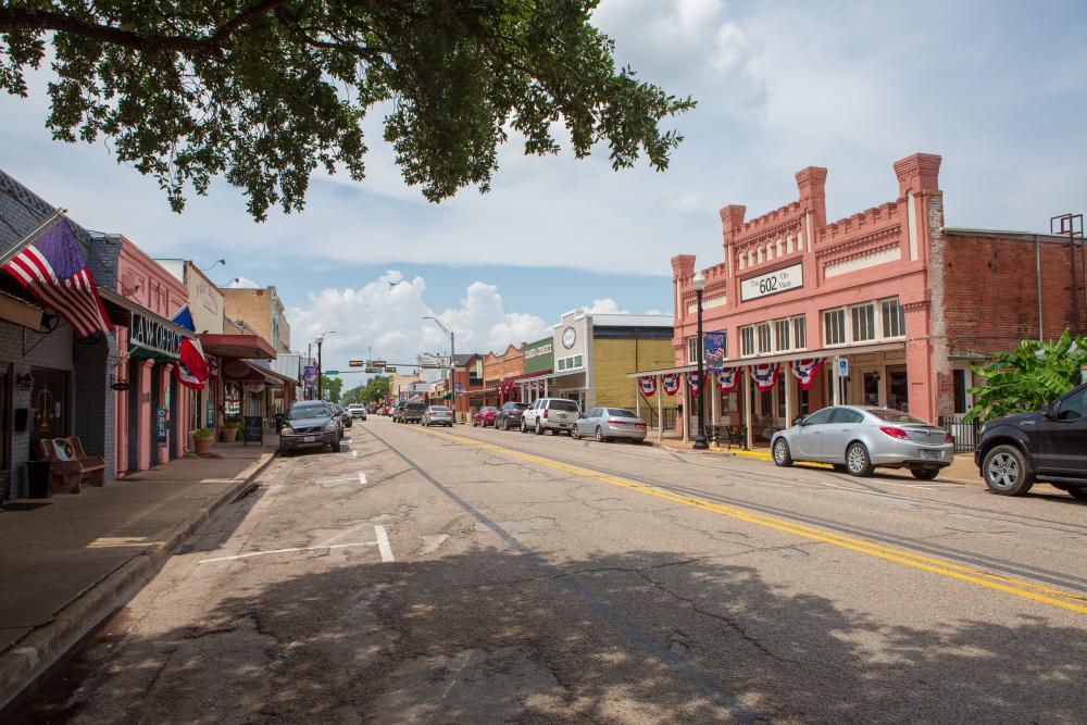 Downtown_Bastrop_Courtesy_of_Visit_Bastrop_dfa4c26c-bc8e-492f-8d41-8bbee658d037.jpg